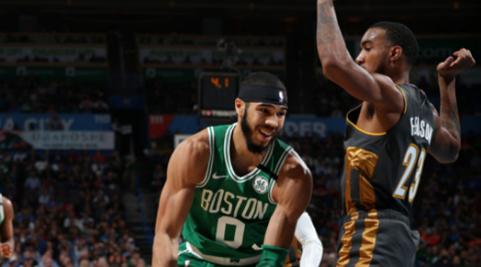 更加激烈的 更加激烈的