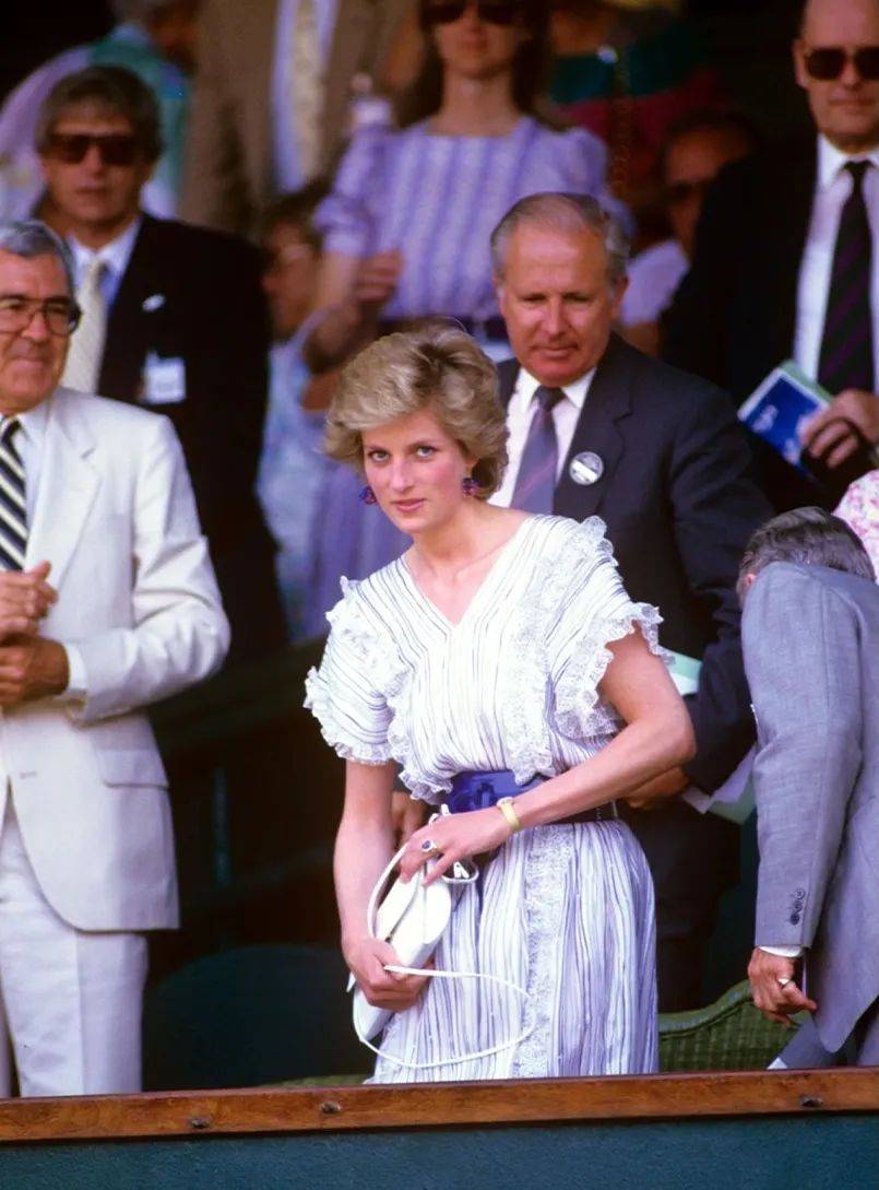 与字母哥组 与字母哥组