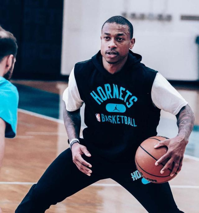 足球报：亚泰这几年都是寅吃卯粮，意向球员听说后婉拒邀请